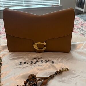Runway Coach Tan Chain Tabby Leather Shoulder Bag with Gold Clasp size 35.
